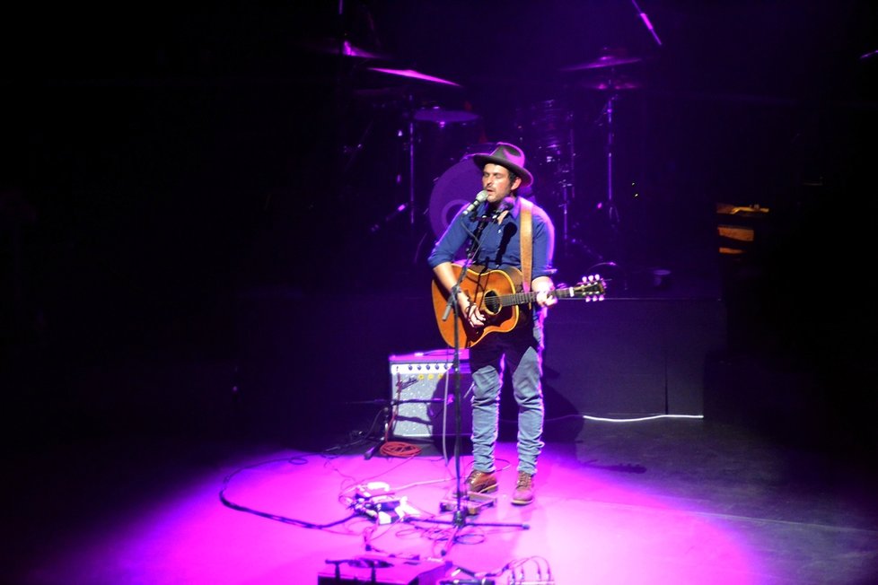 Gregory Alan Isakov jako předskokan Passenger