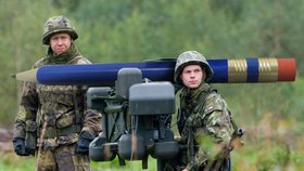 Česká armáda brání vlast zejména pomocí pastelek a slabikářů