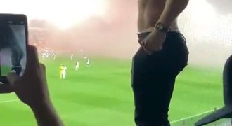 Na tragédii zapomíná na fotbale. Polonahý Pastrňák v kotli: Baník, p**o! Na tragédii zapomíná na fotbale. Polonahý Pastrňák v kotli: Baník, p**o!