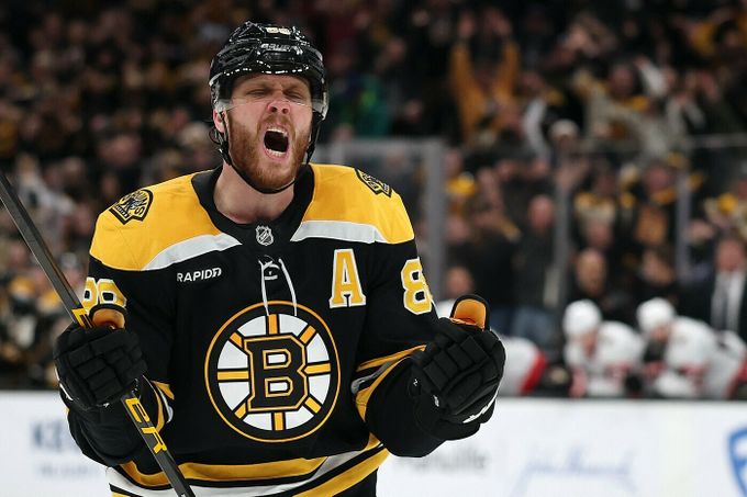 NHL ONLINE: Pastrňák útočí na velkou metu, Nečas proti Dostálovi. Návrat Jiříčka NHL ONLINE: Pastrňák útočí na velkou metu, Nečas proti Dostálovi. Návrat Jiříčka