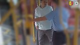 Rukama jí šátral do rozkroku! Perverzník obtěžoval nezletilou dívku v autobusu