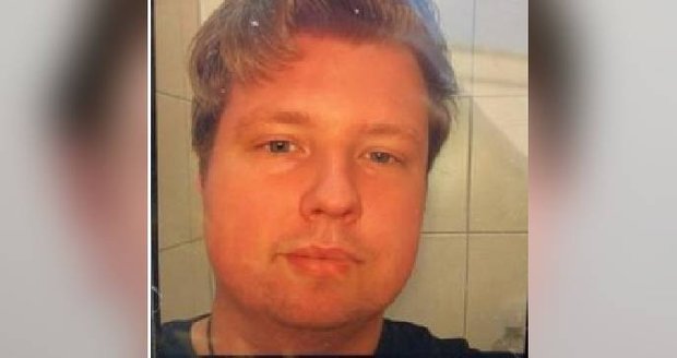 Policie pátrá po psychicky nemocném Vladimíru Buriánkovi (27) z Prahy. Policie pátrá po psychicky nemocném Vladimíru Buriánkovi (27) z Prahy.