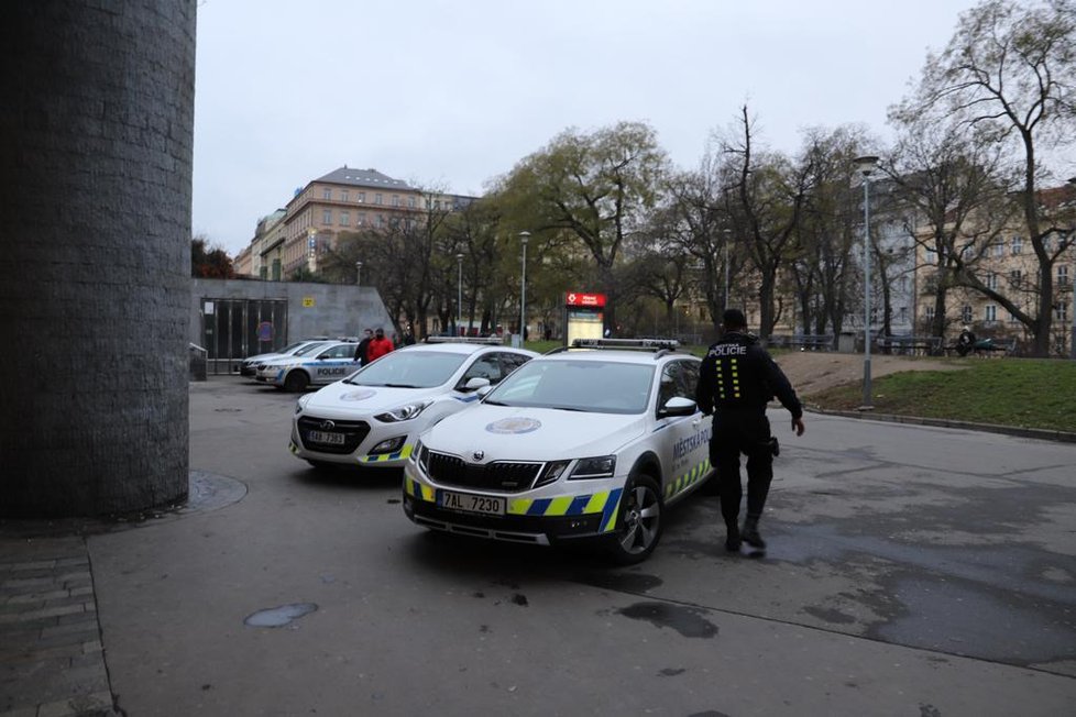 V sobotu 12. prosince se ráno na Hlavním nádraží v Praze ztratil sedmiletý František. V okolí nádraží po něm pátrají policisté. Neviděli jste jej náhodou?