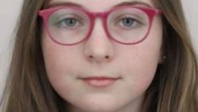 Jednou z pohřešovaných je třináctiletá Adéla.