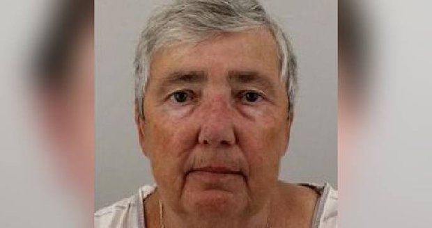 Policie hledá Alenu Růžičkovou (72), žena trpí demencí. Ztratila se u obce Těně na Rokycansku v lese. Policie hledá Alenu Růžičkovou (72), žena trpí demencí. Ztratila se u obce Těně na Rokycansku v lese.