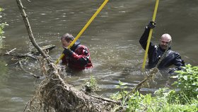 Tragický konec pátrání: Ivánka (†3) našli mrtvého v řece
