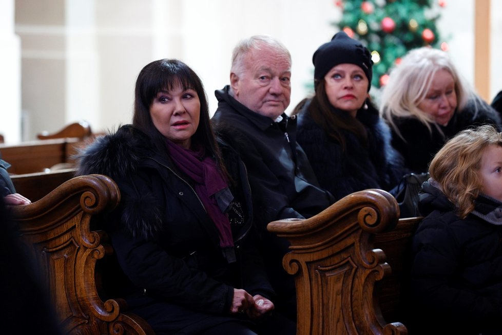 Dáda Patrasová, Luděk Sobota a jeho manželka Adriana na pohřbu Zuzany Buriánové