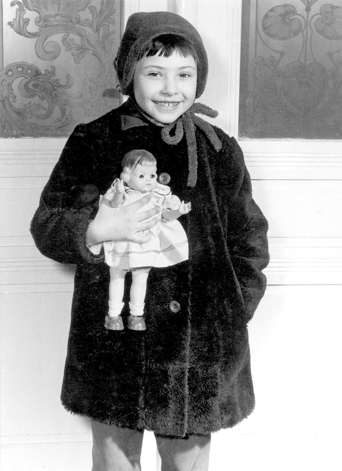 1960 Dnešní oslavenkyně s panenkou od Ježíška. 