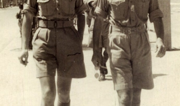 Otakar Braun s bratrem Leošem byli přímo na palubě lodi Patria, když došlo k explozi. Oba nakonec bojovali v československé jednotce na Středním východě. Na snímku v roce 1942 v Tel Avivu.
