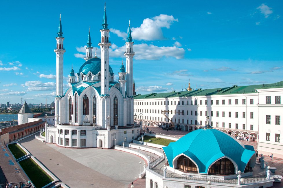 Hlavní mešita v Kazani patří mezi největší v Rusku.