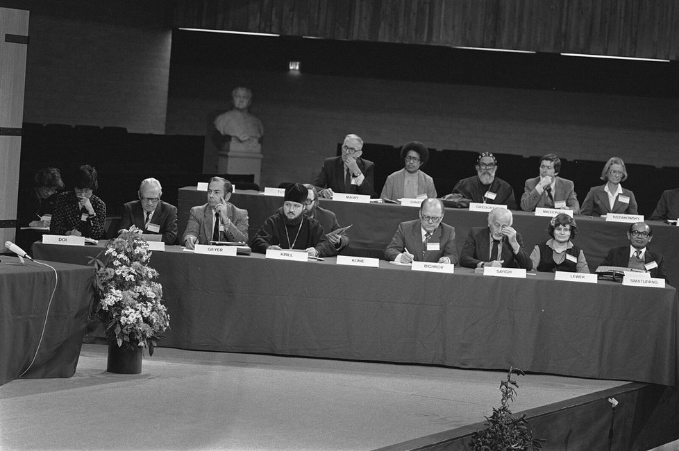 Kirill na diplomatických jednáních v Amsterdamu, 1981.