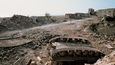 Shořelý izraelský tank u Damuru, jižně od Bejrútu, válka v Libanonu, 1982