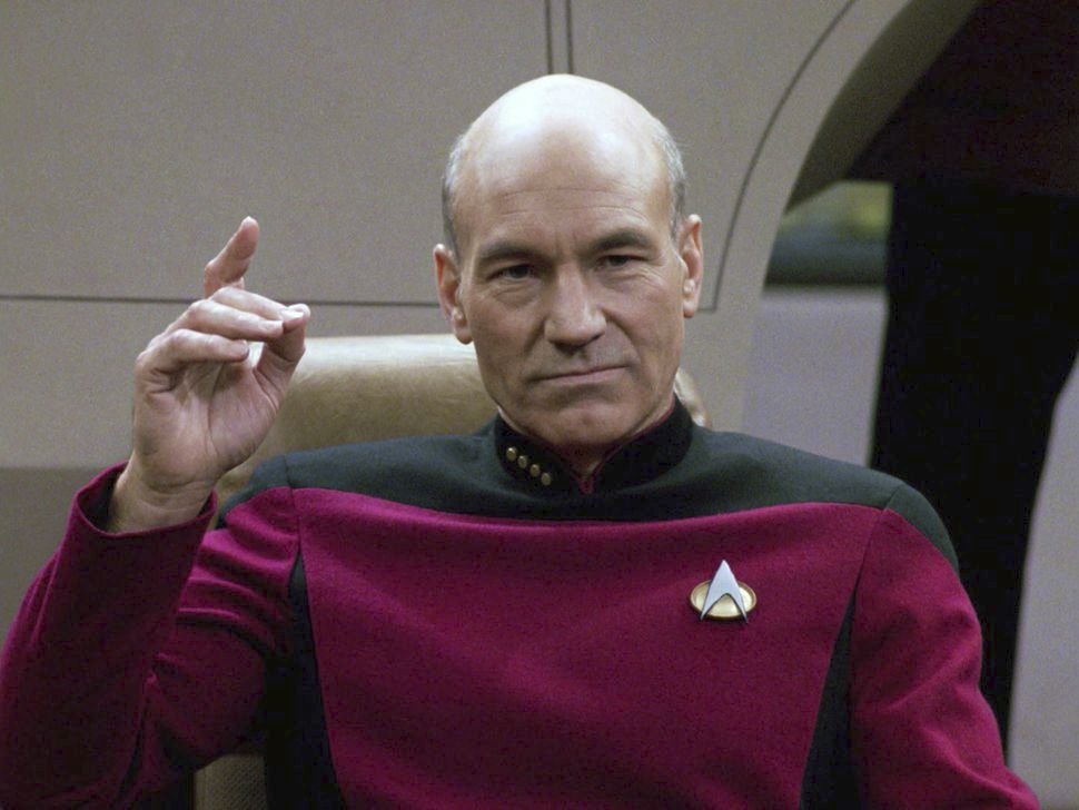 Patrick Stewart jako Jean-Luc Picard.