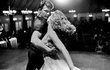 Patrick Swayze a Jennifer Grey v roce 1987 ve filmu.