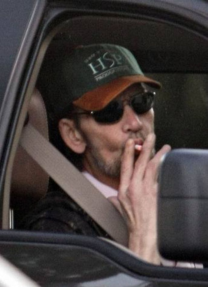 Patrick Swayze se během chemoterapií nezbavil svých &#34;oblíbených&#34; cigaret.