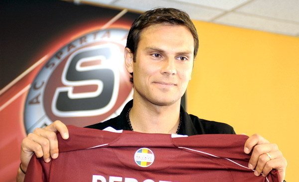 Patrik Berger při nástupu na Letnou