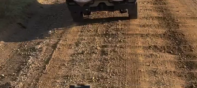 Africké dobrodružství Eliášových se kvůli povolebním protestům proměnilo v hrůzný zážitek.