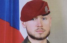 Smrt tří českých vojáků v Afghánistánu: Sousedé se rodákovi klaní v kapličce!