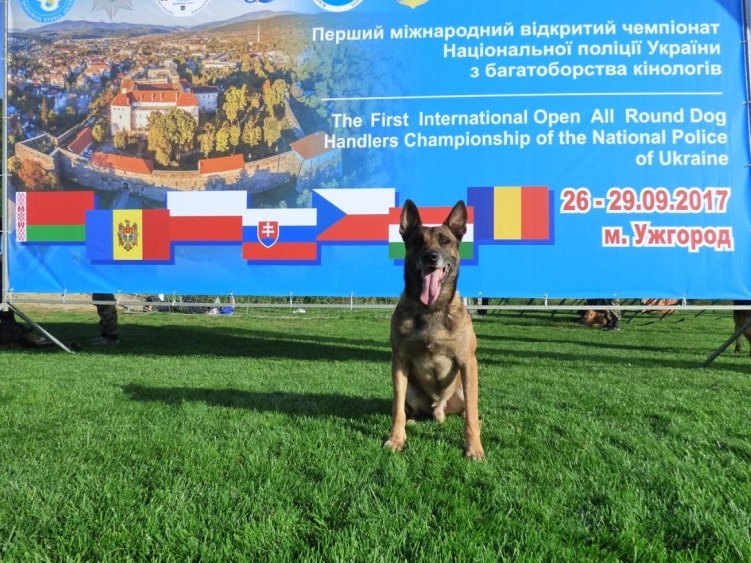 Nprap. Patrik Topinka a jeho parťák Kim (ocenění Spící srdce).