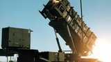 ONLINE: Ukrajinci po tlaku Trumpa přestali útočit na rafinerie. A hned USA pomůžou s raketami
