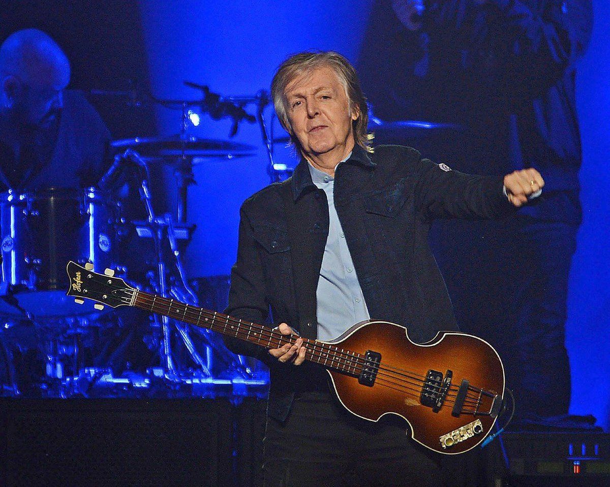 Paul McCartney to pořád umí rozjet na pódiu