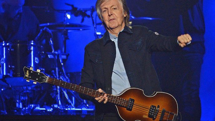 Paul McCartney, nejmajetnější kytarista všech dob, jeho jmění se odhaduje na 1,2 miliardy dolarů. Blíže tuto legendu snad ani netřeba představovat.