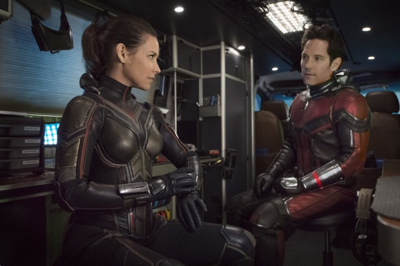 Paul Rudd a Evangeline Lilly ve filmu Ant-Man a Wasp.