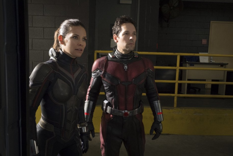 Paul Rudd a Evangeline Lilly ve filmu Ant-Man a Wasp.