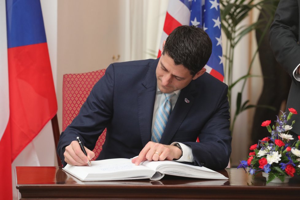 Třetí muž USA Paul Ryan navštívil českou Sněmovnu, přijal ho její šéf Radek Vondráček (ANO)