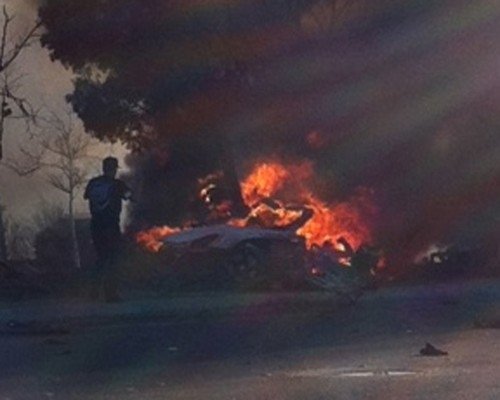 Vůz, ve kterém seděl Paul Walker, po autonehodě sežehly plameny.