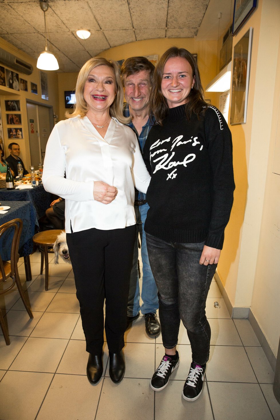 Jana Paulová a Václav Vydra na premiéře hry Nikdy není pozdě. Dcera Jany Paulové