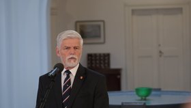 Prezident Petr Pavel přijal premiéra Andreje Babiše (ANO) na Pražském hradě kvůli sporu ohledně summitu NATO (8.5.2026).