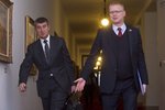 Pavel Bělobrádek a Andrej Babiš, šéfové KDU-ČSL a ANO, přichází na jednání vlády