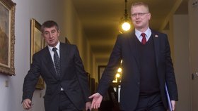 Pavel Bělobrádek a Andrej Babiš, šéfové KDU-ČSL a ANO, přichází na jednání vlády