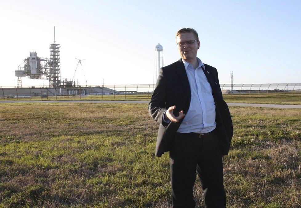 Pavel Bělobrádek v USA: Vicepremiér pro výzkum navštívil 23. března Kennedyho vesmírné středisko na Floridě.