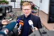 Krajské volby: Šéf lidovců Pavel Bělobrádek šel v Náchodě volit se svými dětmi