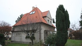 Vila, kterou Pavel Bém ve Vokovicích kupuje.