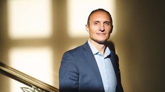 Zájem o financování bateriových úložišť roste, fotovoltaiky jsou na ústupu, říká Pavel Beran z Komerční banky Zájem o financování bateriových úložišť roste, fotovoltaiky jsou na ústupu, říká Pavel Beran z Komerční banky