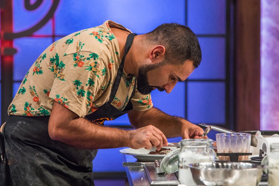 Soutěžící MasterChefa Pavel Berky se během romské výzvy málem složil