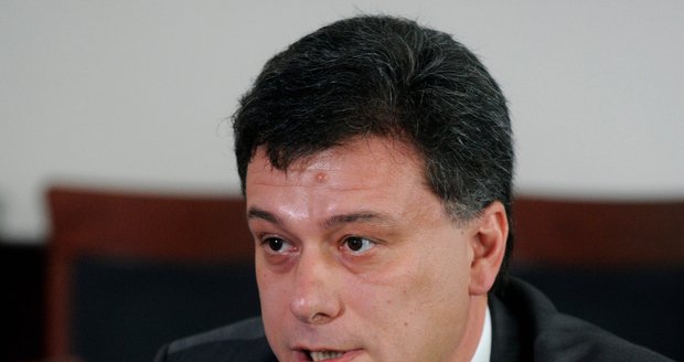 Ministru Blažkovi hrozí trestní stíhání: Kvůli kauze Diag Human