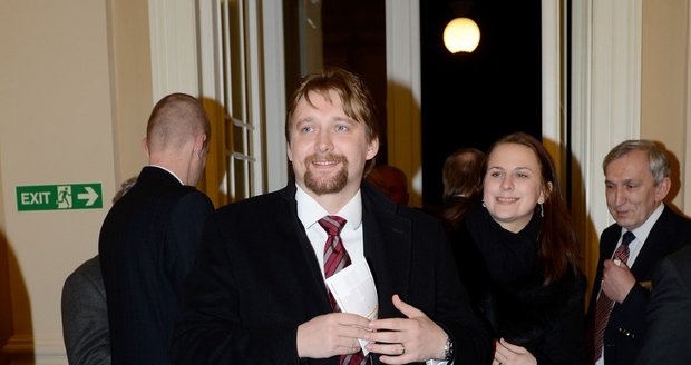 Pavel Dobeš v roce 2012 co by ministr dopravy přichází na Žofín na vyhlášení fotbalisty roku