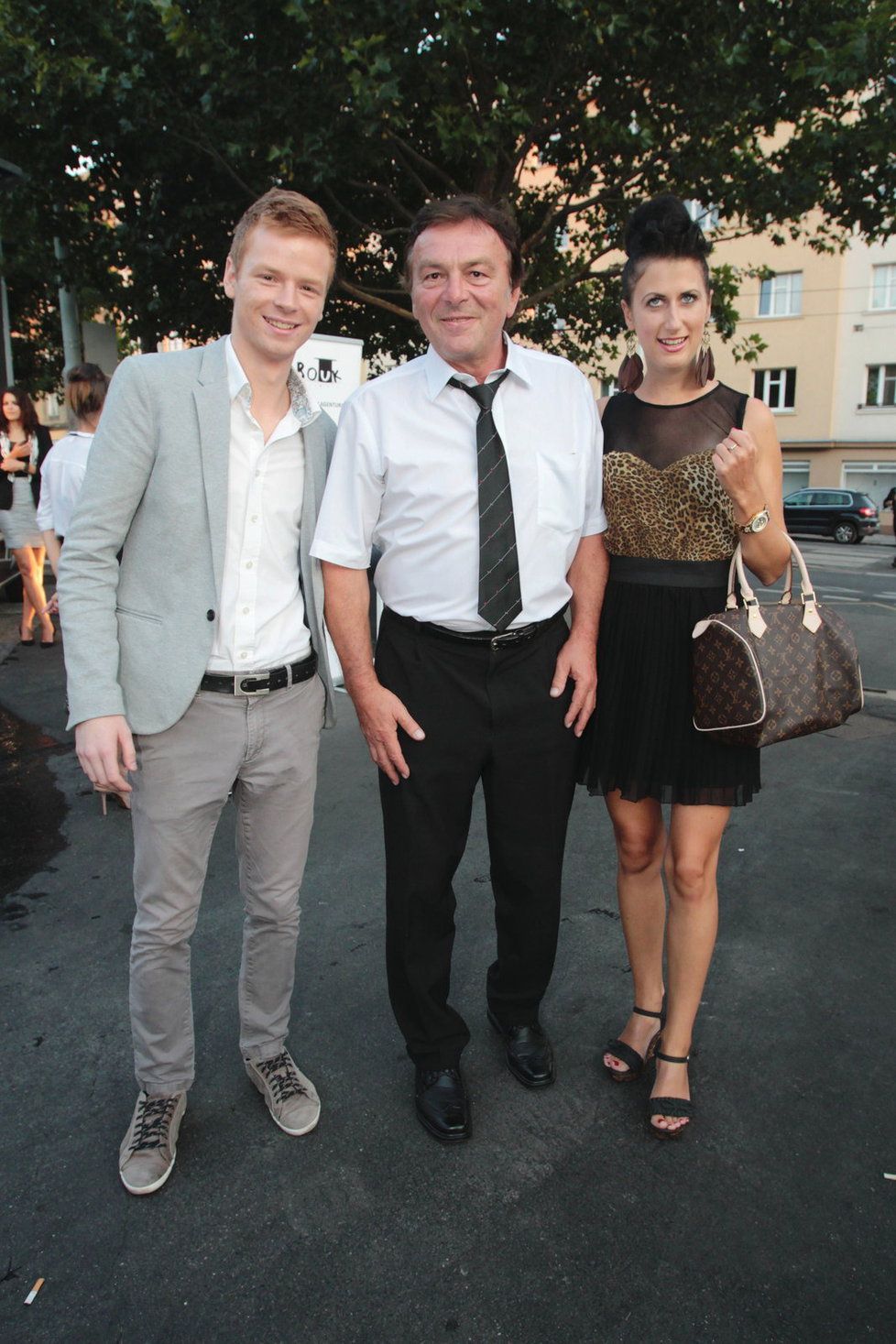 Pavel Dytrt s tátou Pavlem Trávníčkem a jeho ženou Monikou