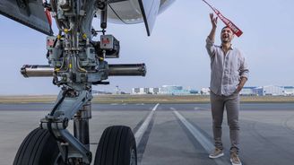 Gepard na kapotě, klient na vrcholu. Pavel Fellner staví miliardový byznys na zážitcích Gepard na kapotě, klient na vrcholu. Pavel Fellner staví miliardový byznys na zážitcích