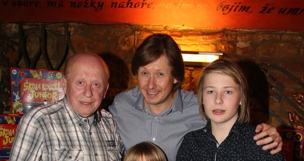 Pavel Kožíšek se svými syny Jakubem a Matyášem