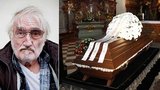 Pohřeb Landovského: Havlová neudržela slzy, Šafránková přečetla emotivní dopis