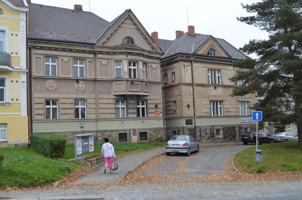 V tomto domě v ulici B. Kobzinové Landovský prožil dětství.