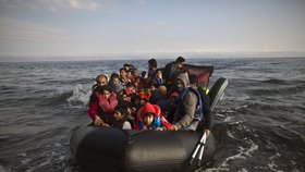 Uprchlíci i na podzim riskují na moři životy.