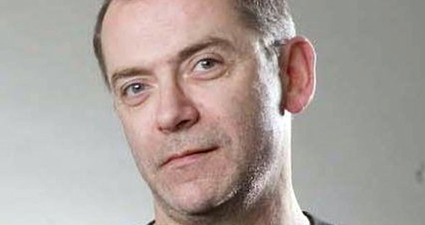 Po dlouhé těžké nemoci zemřel 27. prosince ve věku 51 let filmový a divadelní režisér, scenárista, kameraman a pedagog Pavel Linhart