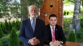 Prezident Pavel bude dělat v Ankaře Macinkovi chůvu. Motoristé jsou na dně vládní kadibudky Prezident Pavel bude dělat v Ankaře Macinkovi chůvu. Motoristé jsou na dně vládní kadibudky