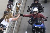 Prezident Pavel v čele motorkářů: Prahou projelo 800 harleyů!